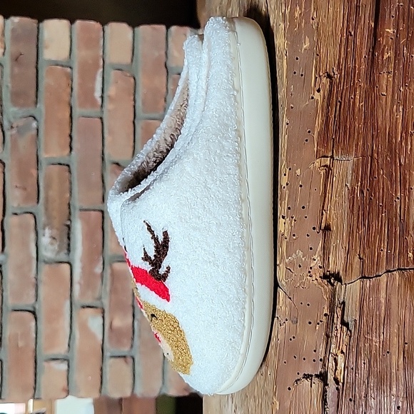 REINDEER SLIPPERS - Picture 4 of 8